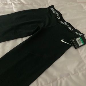 NWT Nike Pro Black Leggings Girls XL